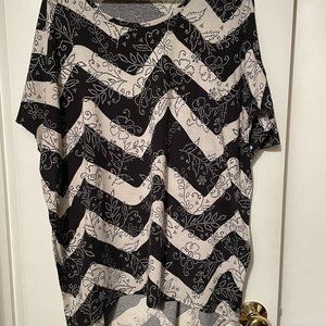 Lularoe Irma Size M‎